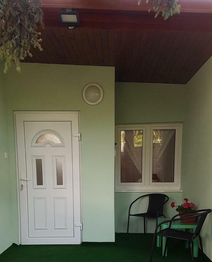 Štúrovo Penzion Kormos מראה חיצוני תמונה